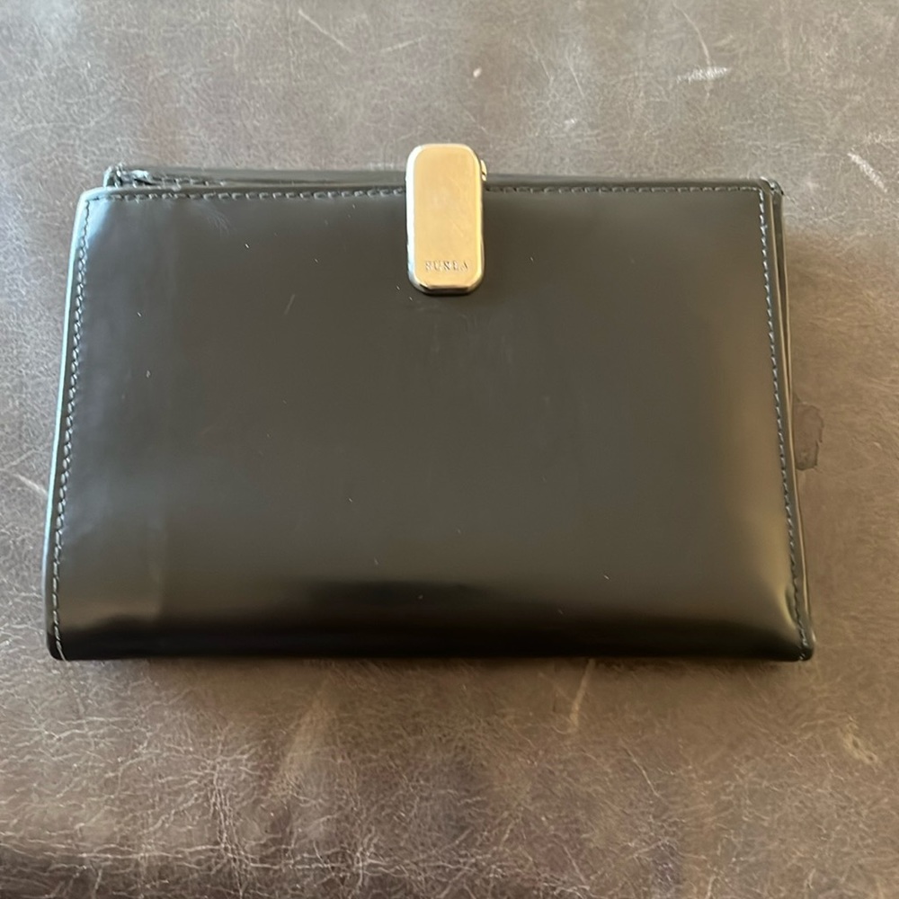 FURLA Black Leather Bi-Fold Wallet
